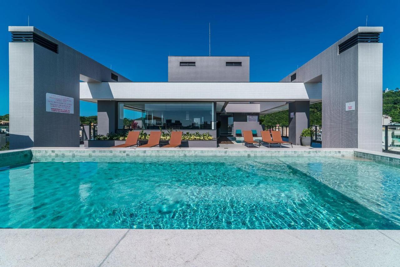 Adra 106 - Apartamento No Centro De Bombinhas - Rooftop Com Piscina E Academia - A Poucos Metros Da Praia - Exteriér fotografie